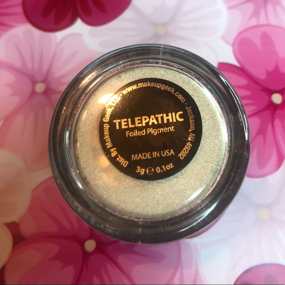 Makeup Geek Duochrome Loose Pigment in Telepathic